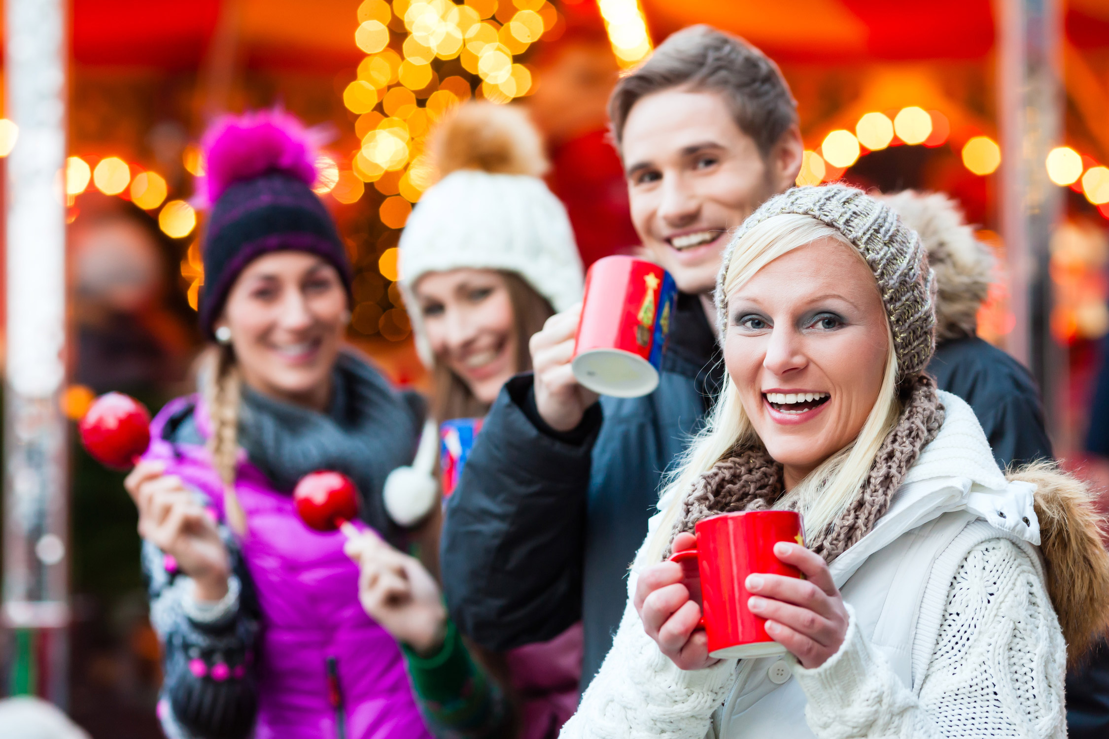 Weihnachtsmarkt, Weihnachtsveranstaltung, Weihnachtsfeier, Weihnachtsevent, Weihnachtsparty, Weihnachten, Weihnachtsengel, Rentier Laufkostüm, Schneemann Laufkostüm, Bastelstationen, mobiler Weihnachtsmarkt, Weihnachtsmarktbuden